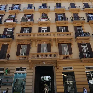 Residenza Via Dei Mille 5* Nápoles